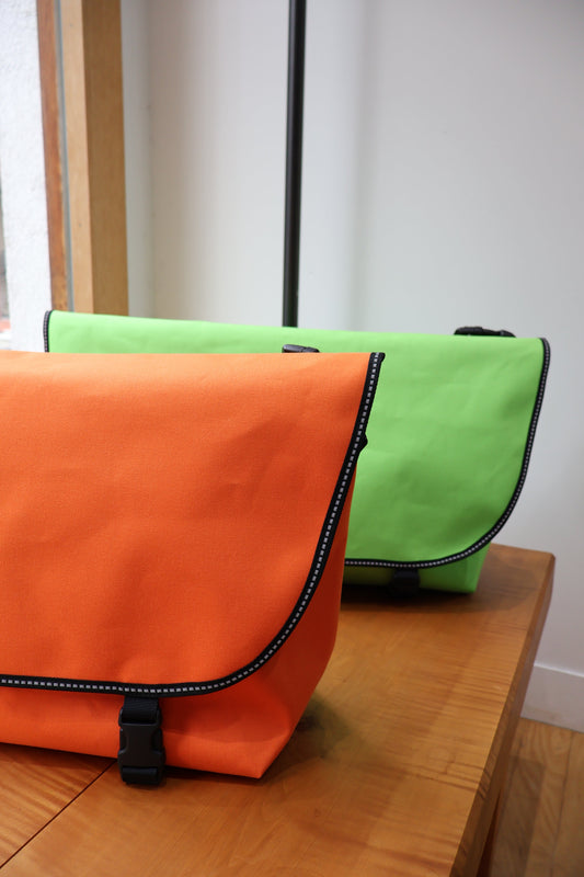 [ BLINK / CANVAS MESSENGER BAG ]