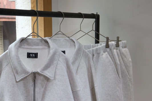 [ BLINK / SWEAT ZIP-UP BLOUSON & EASY TROUSERS ]