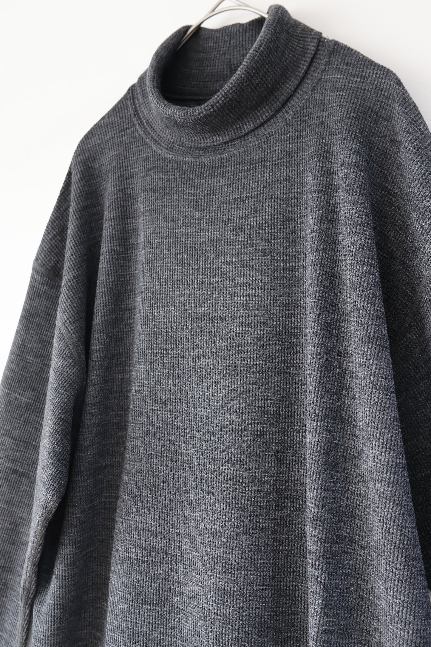 [ BLINK ] MERINO-WAFFLE TURTLE NECK TEE