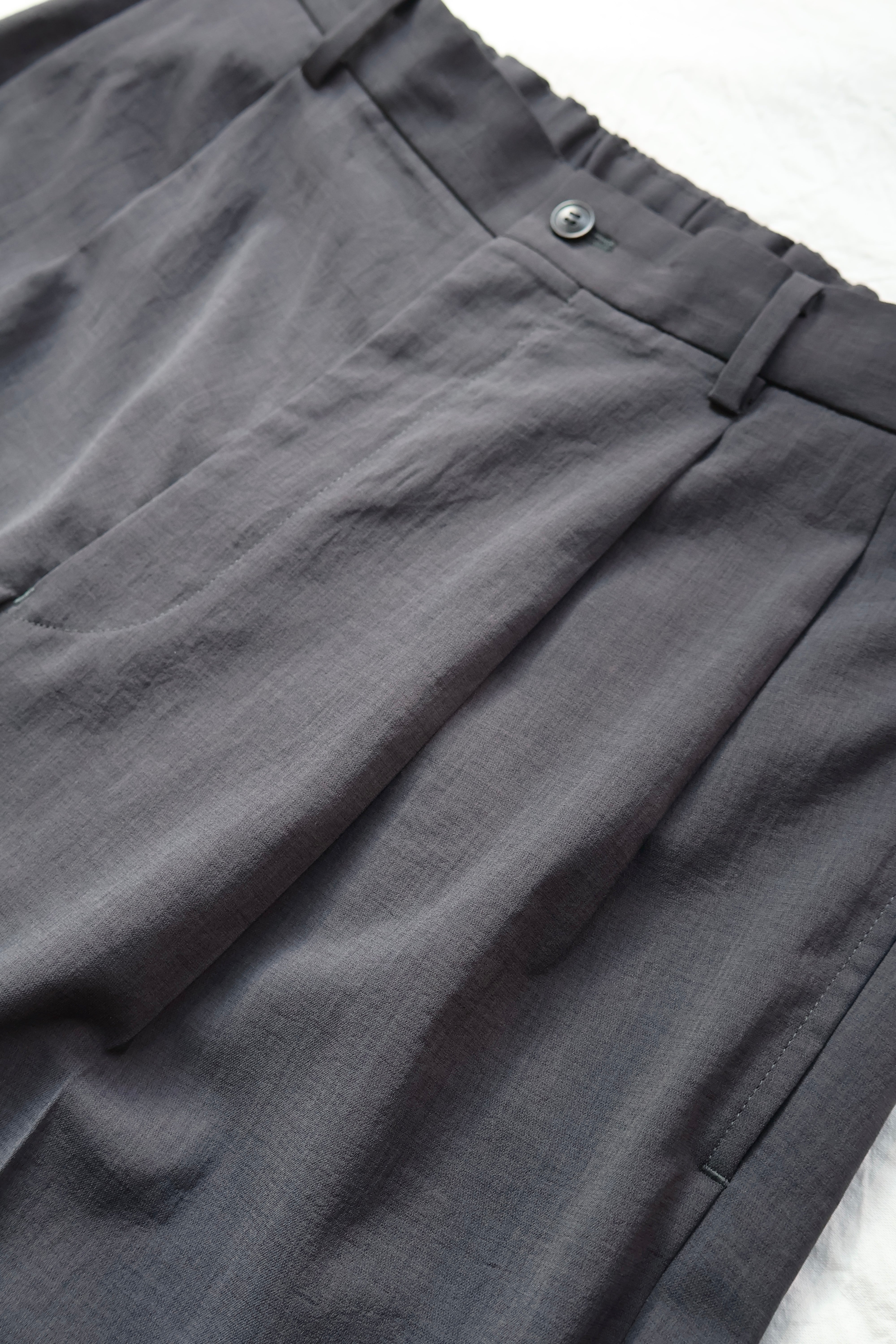 パンツ YOKO SAKAMOTO Double Pleated Trousers M YOKO SAKAMOTO] DOUBLE PLEATED TROUSERS – In part