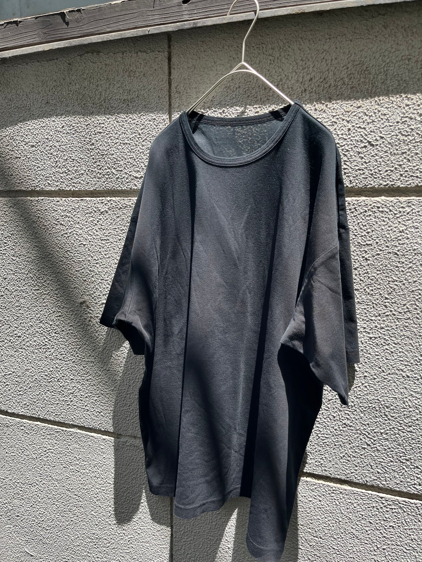 ［un /unbient] INDIGO-DYE S/S TEE