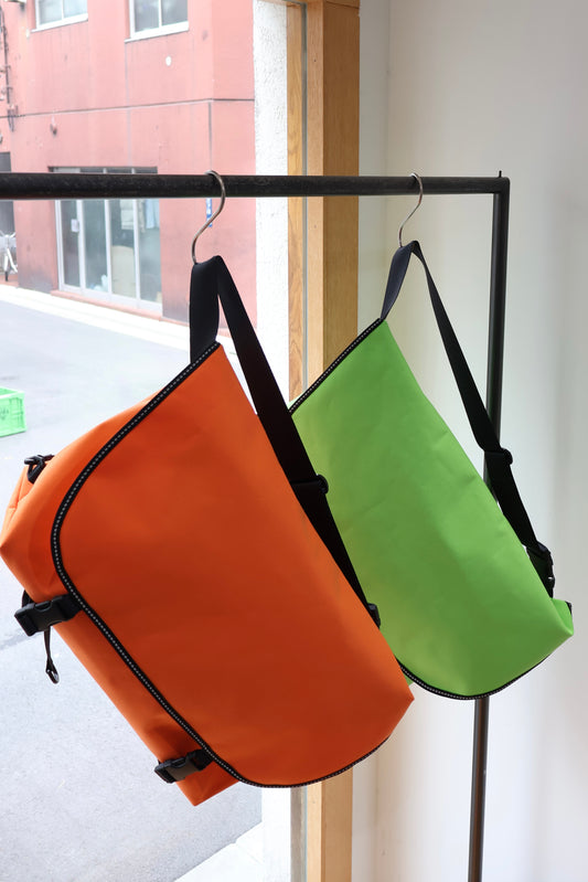 [ BLINK ] CANVAS MESSENGER BAG