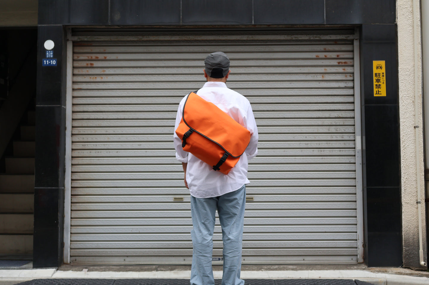 [ BLINK ] CANVAS MESSENGER BAG