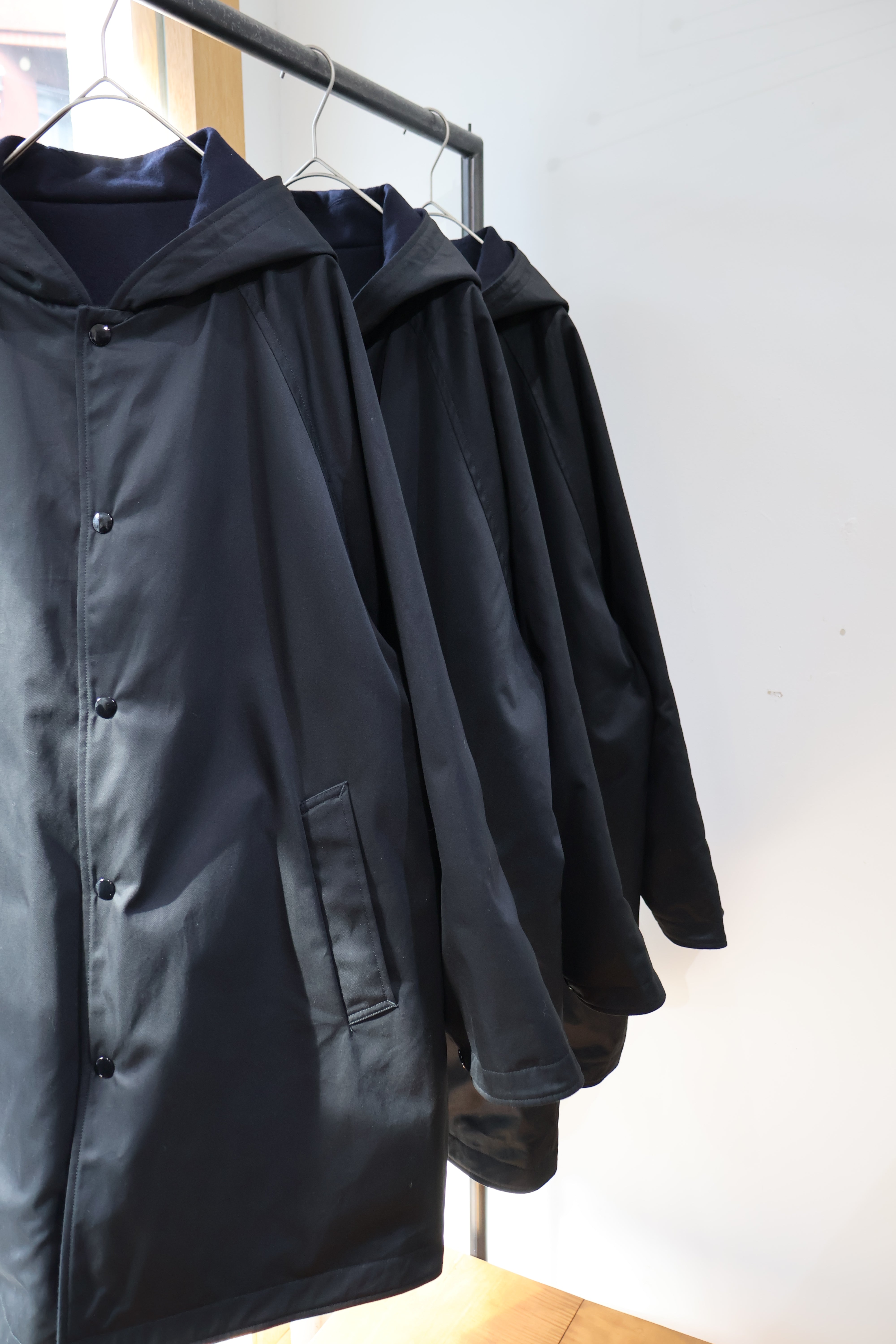 BLINK ] REVERSIBLE BENCH COAT – In part