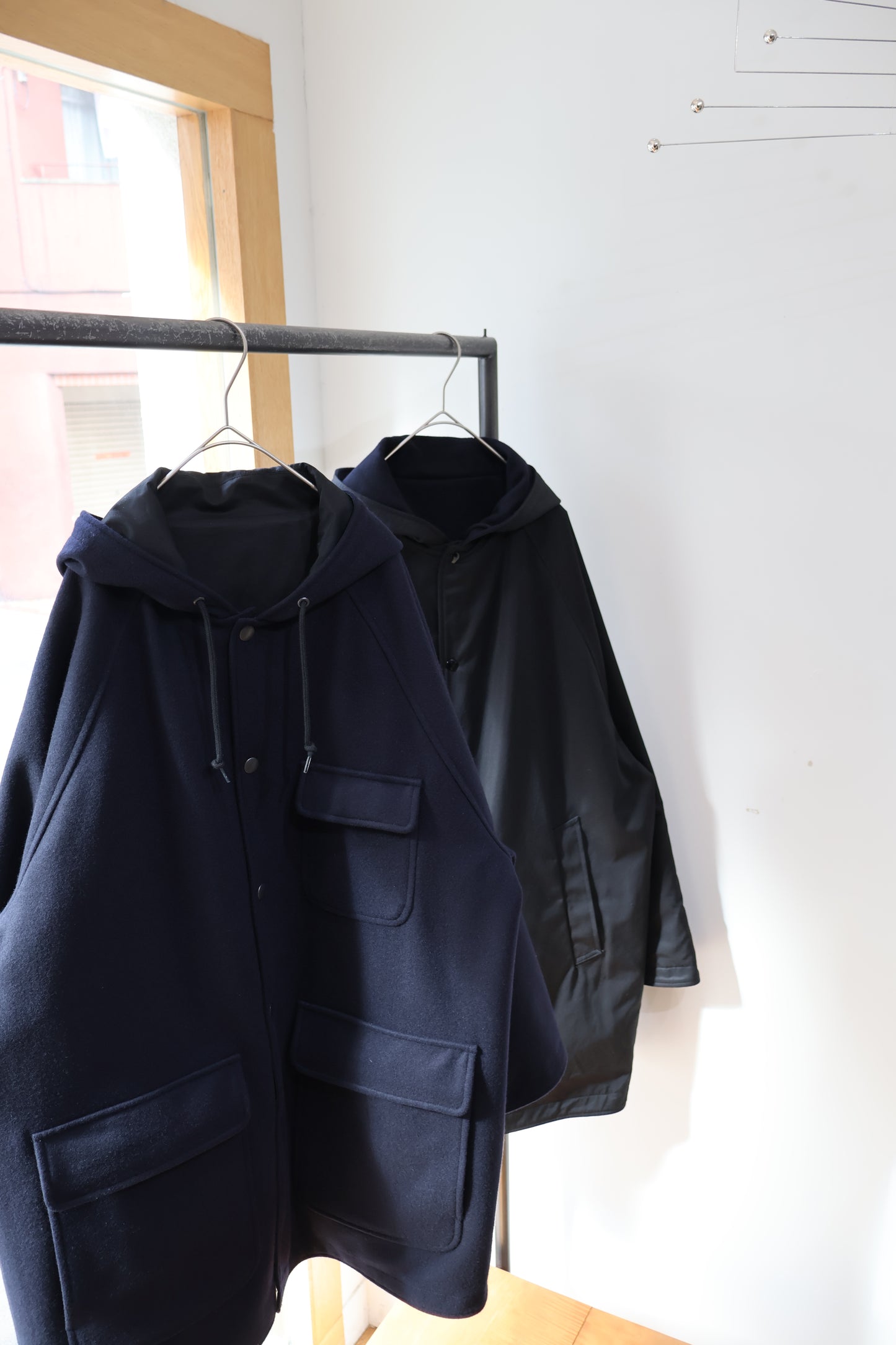 [ BLINK ] REVERSIBLE BENCH COAT