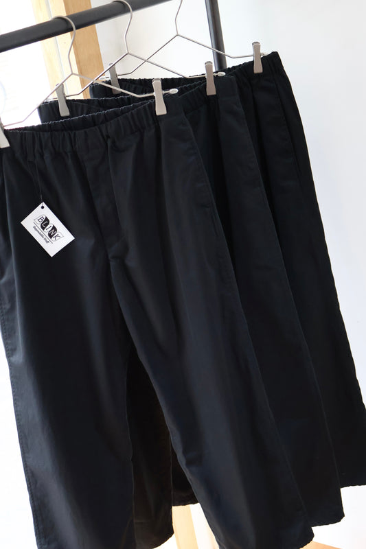 [ BLINK ] COTTON-GABARDINE EASY TROUSERS
