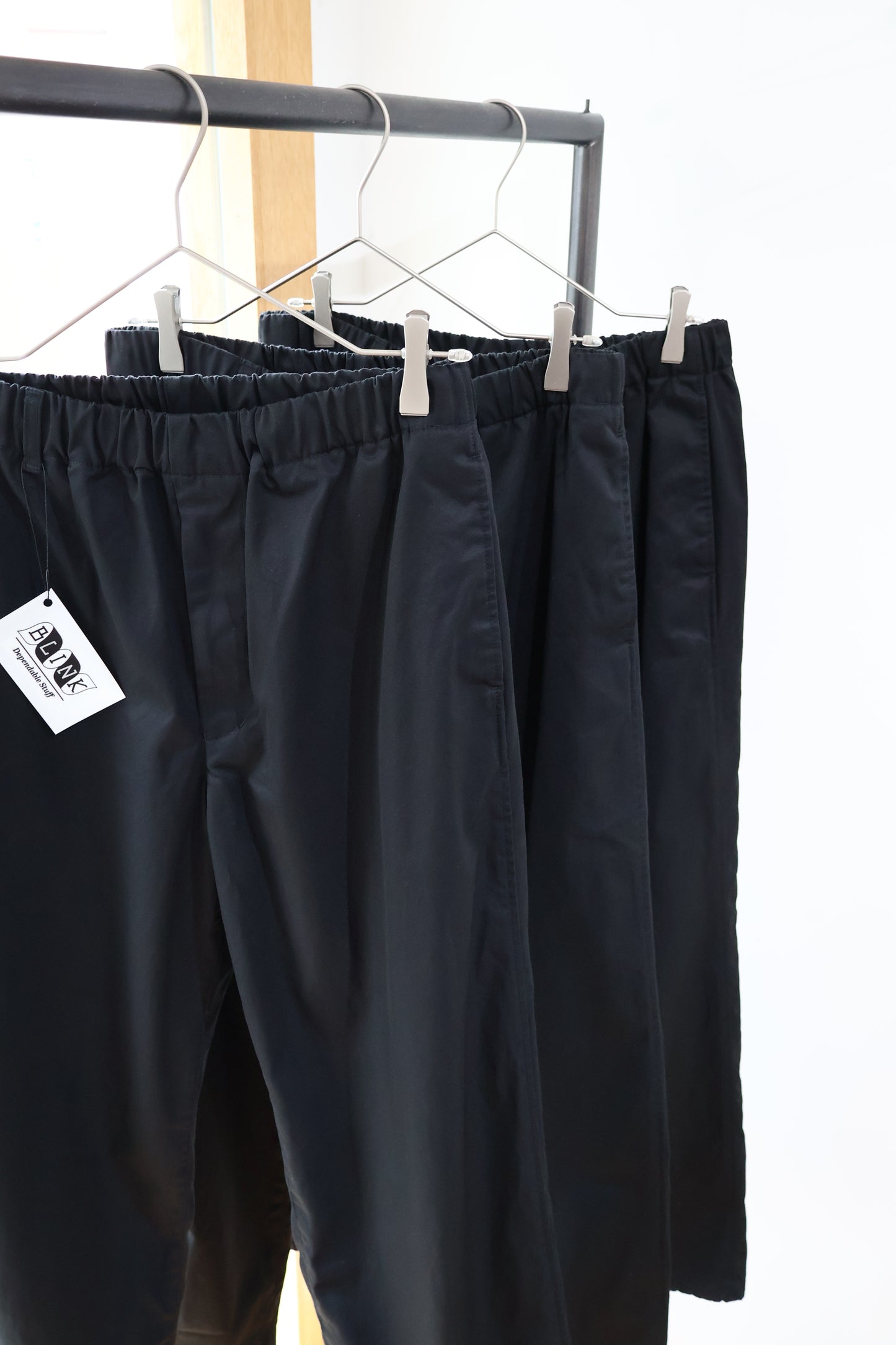 [ BLINK ] COTTON-GABARDINE EASY TROUSERS
