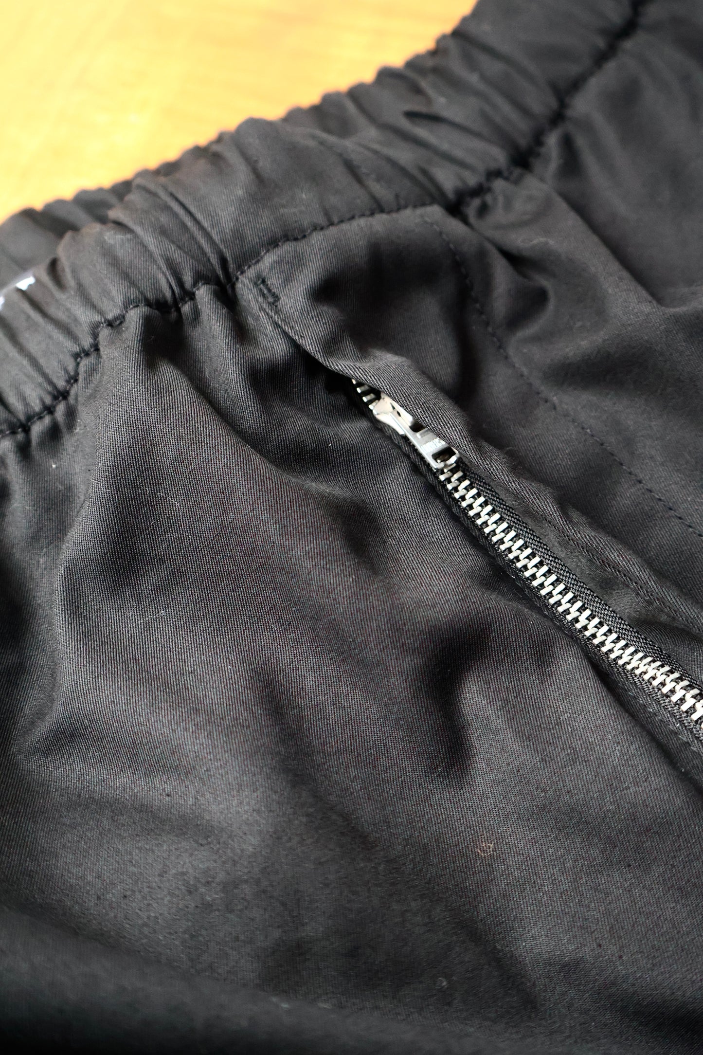 [ BLINK ] COTTON-GABARDINE EASY TROUSERS