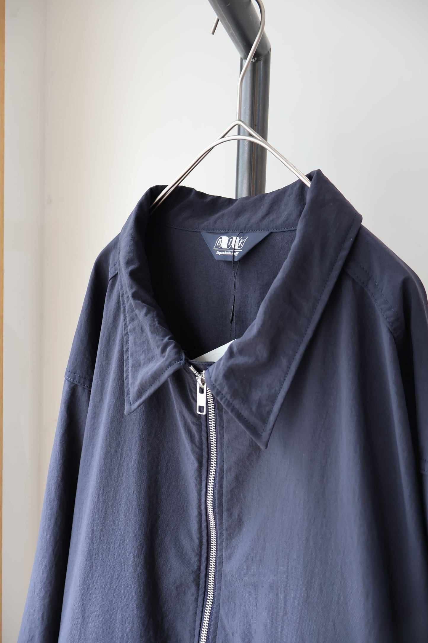 [ BLINK ] W-NEEDLE ZIP BLOUSON