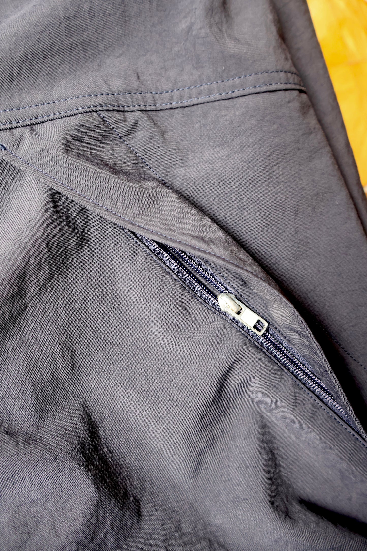 [ BLINK ] W-NEEDLE ZIP BLOUSON