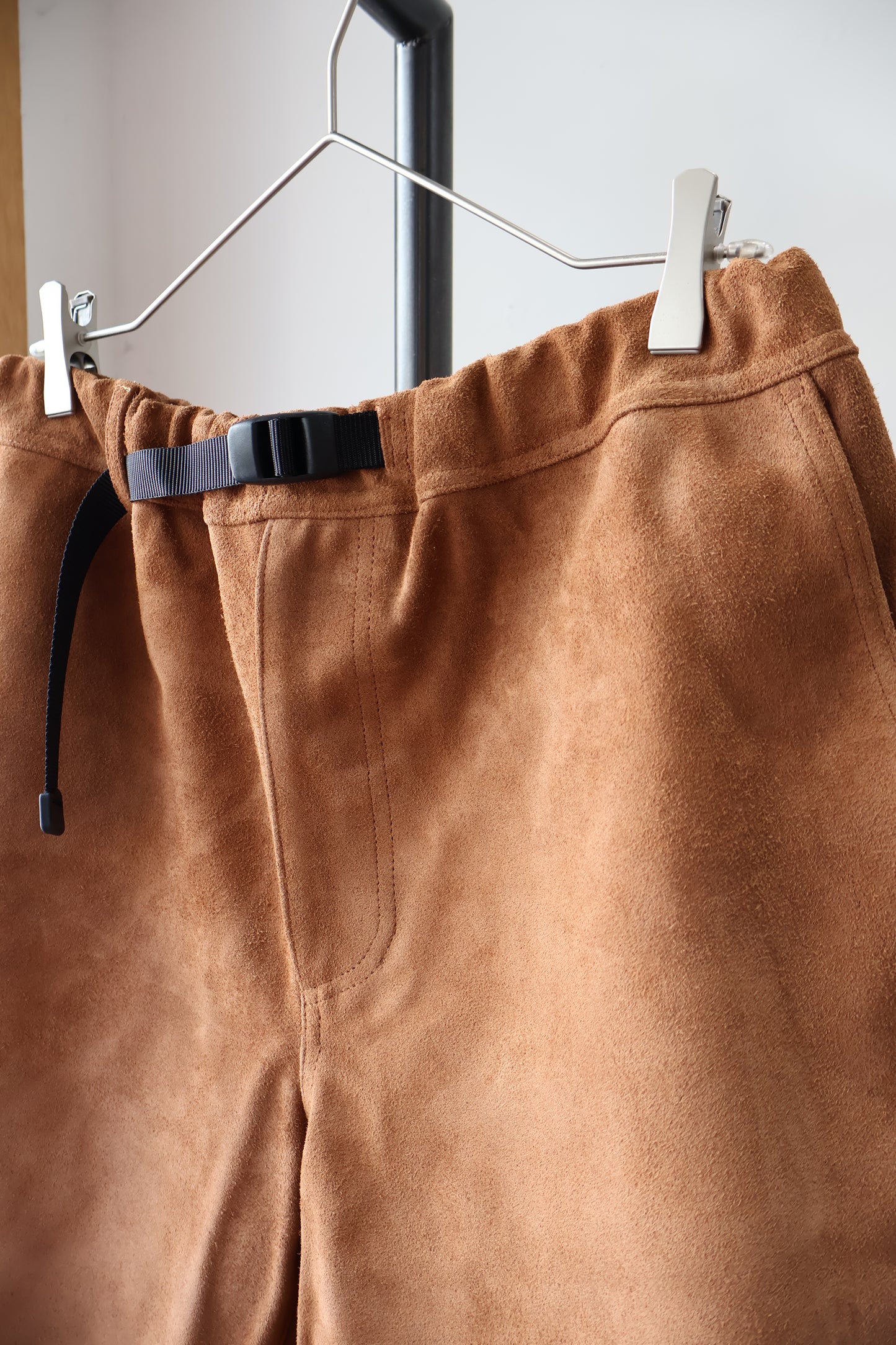 [ BLINK ] SUEDE SHORTS