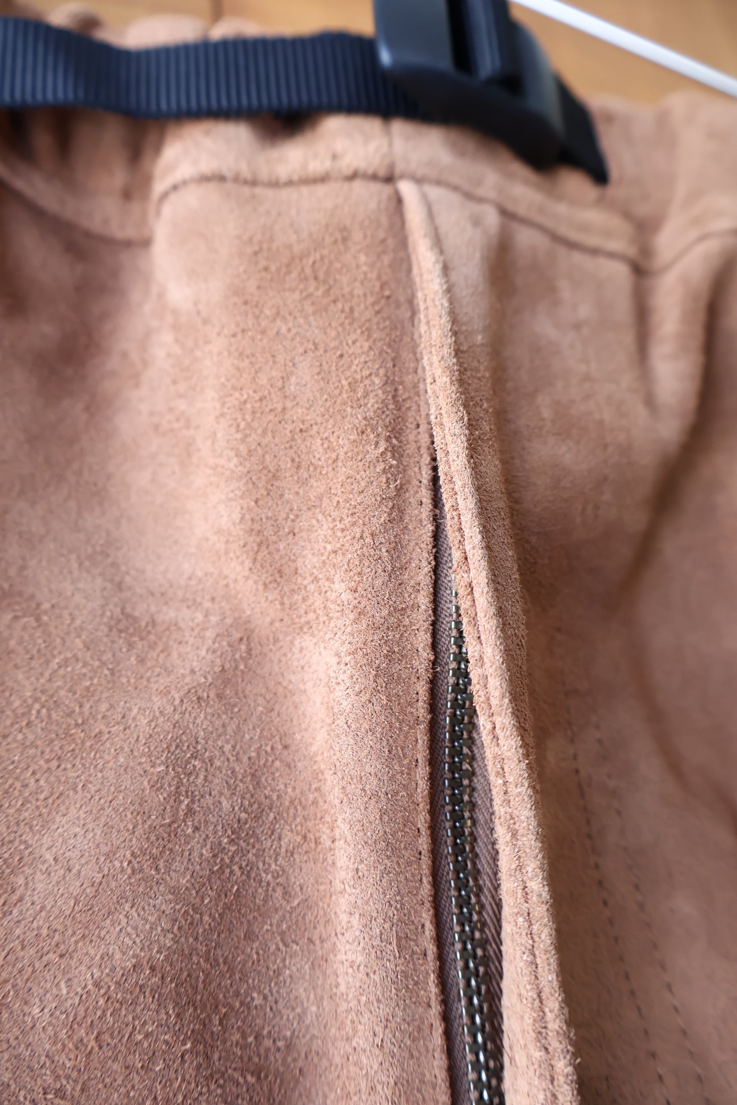 [ BLINK ] SUEDE SHORTS