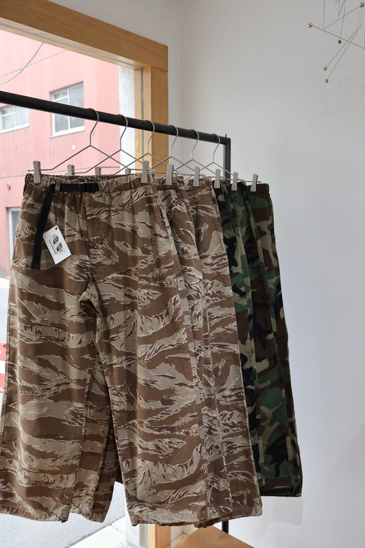 [ BLINK ]  EASY PANTS -CAMOUFLAGE-